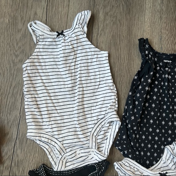 SOLD Bundle of 4 Stylish Onesies - Picture 2 of 11